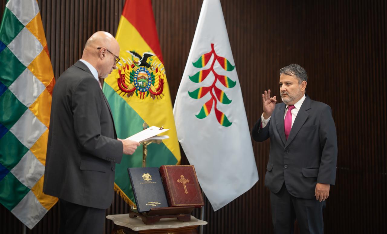 Carlos Eduardo Rodrigo Prado es posesionado como Director General Ejecutivo a.i. de Agetic y compromete impulso al Gobierno Electrónico