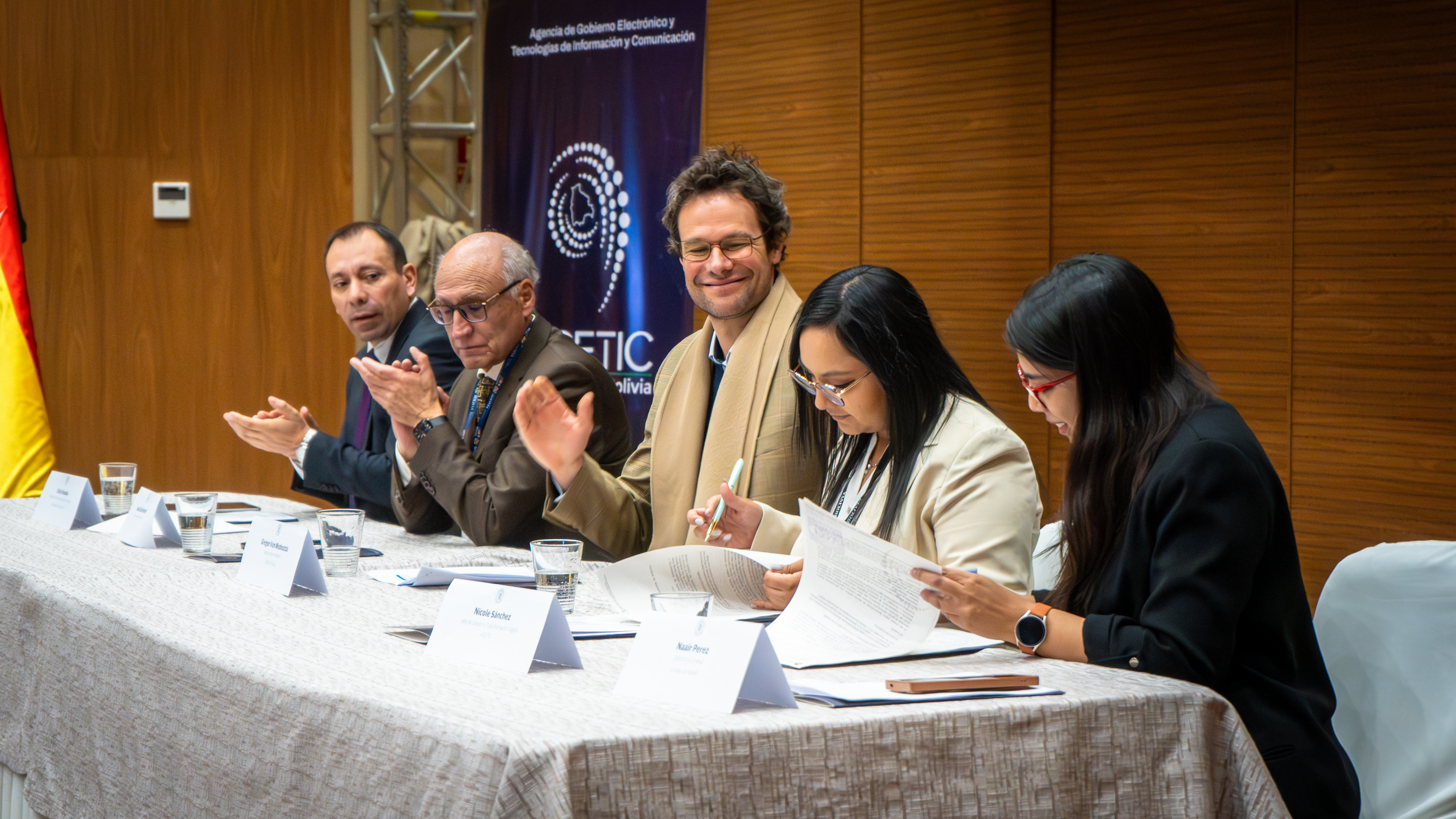 Firma de Convenio AGETIC y FNAPP
