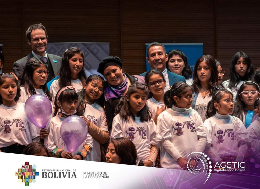 El Ministerio de la Presidencia y la AGETIC conmemoran el 8M con una nuevageneración de niñas y adolescentes en la ciencia y la tecnología