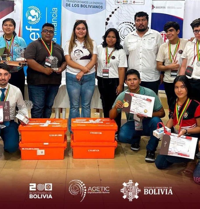 La AGETIC llevó adelante el FIRST Bolivia en el departamento de Beni con total éxito
