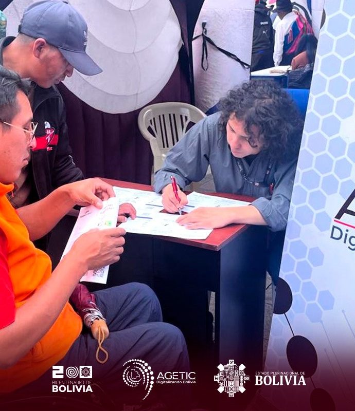 La AGETIC participa en Feria Productiva en conmemoración del Día Nacional de las Personas con Discapacidad